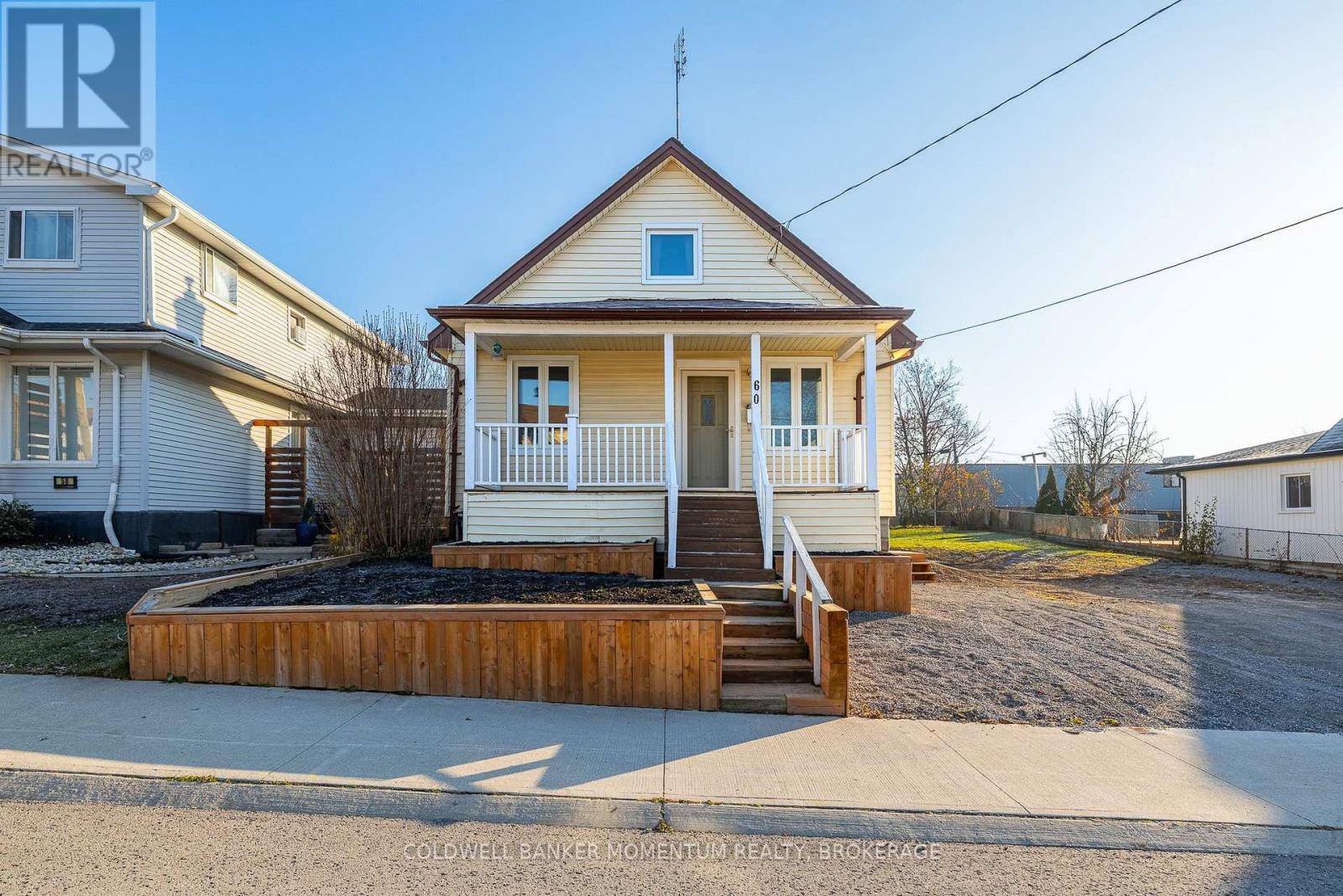 60 Patricia Street, Thorold, Ontario  L2V 3W1 - Photo 2 - X12571816