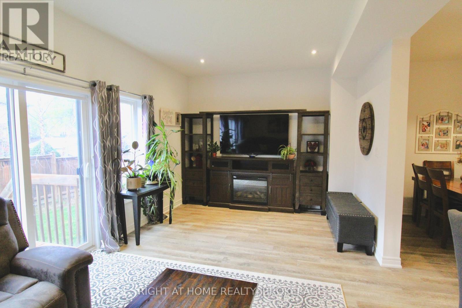 10 - 5080 Connor Drive, Lincoln, Ontario  L3J 0T3 - Photo 10 - X12571840