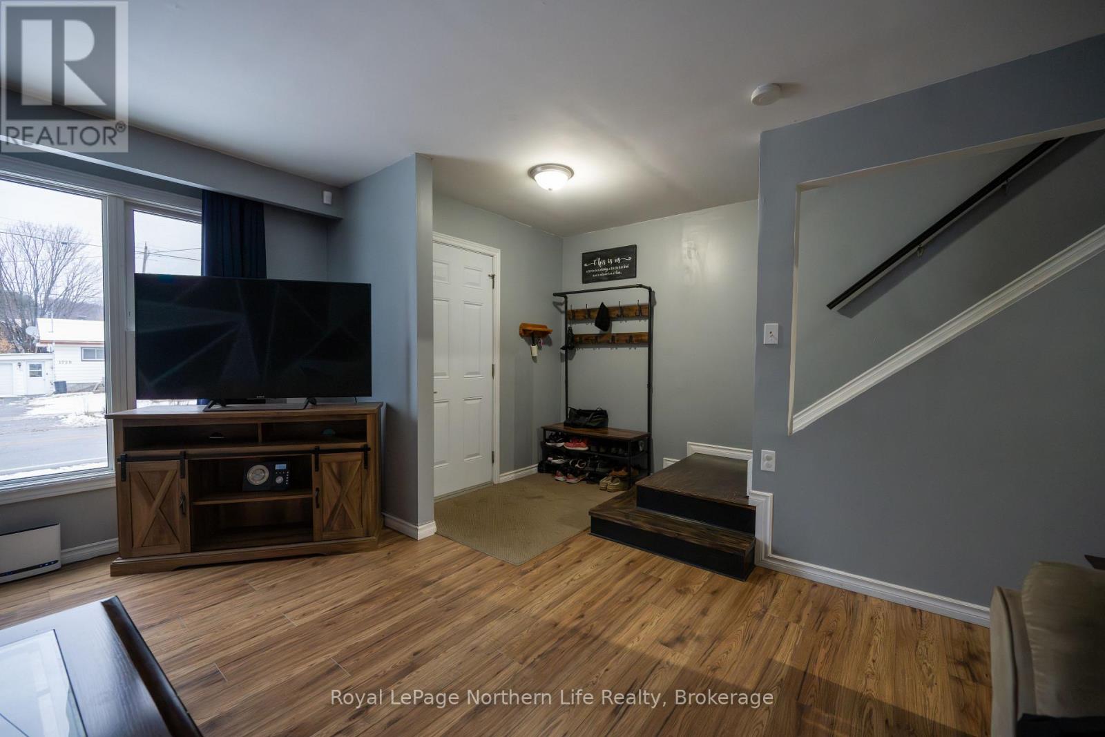 1732 Mckeown Avenue, North Bay (Widdifield), Ontario  P1B 7N3 - Photo 3 - X12571888