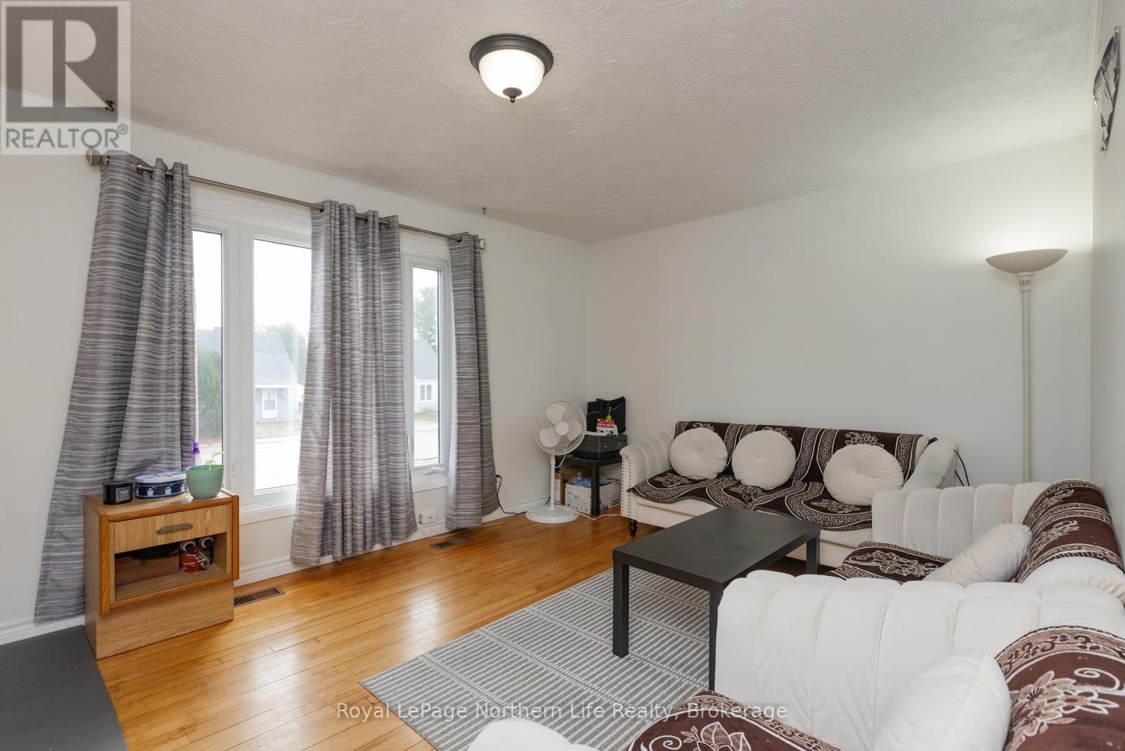 967 Galt Street, North Bay (Central), Ontario  P1B 5N5 - Photo 5 - X12571958