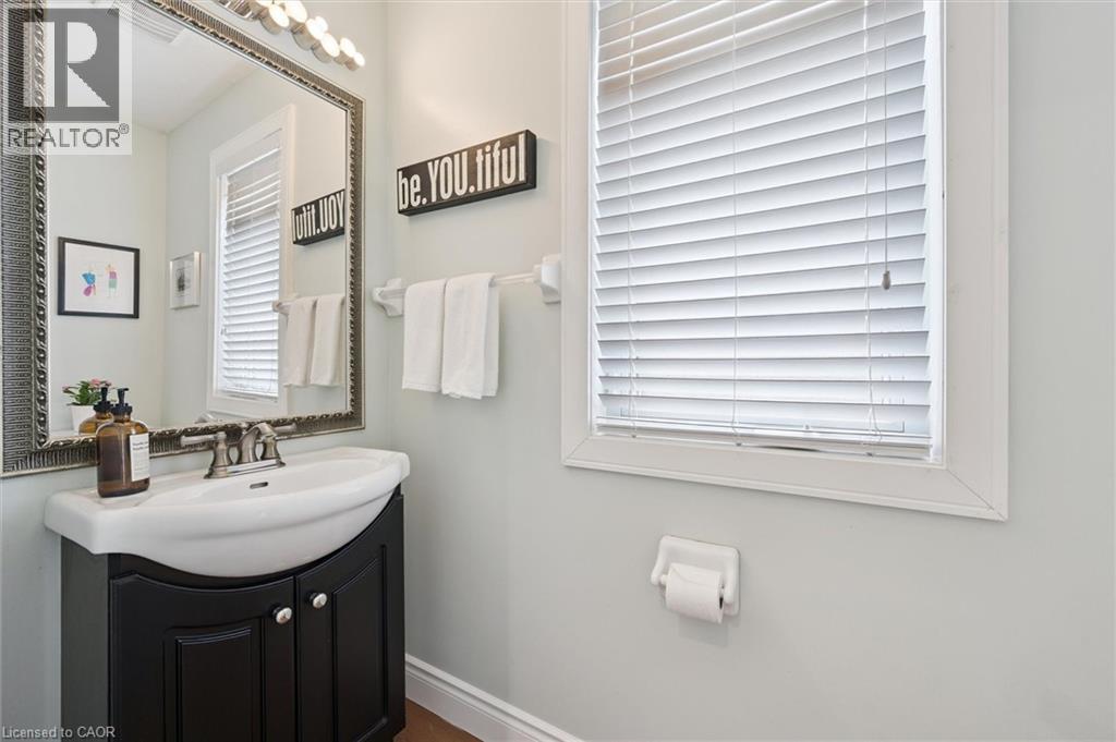 442 Chesapeake Drive, Waterloo, Ontario  N2K 4B8 - Photo 5 - 40790134