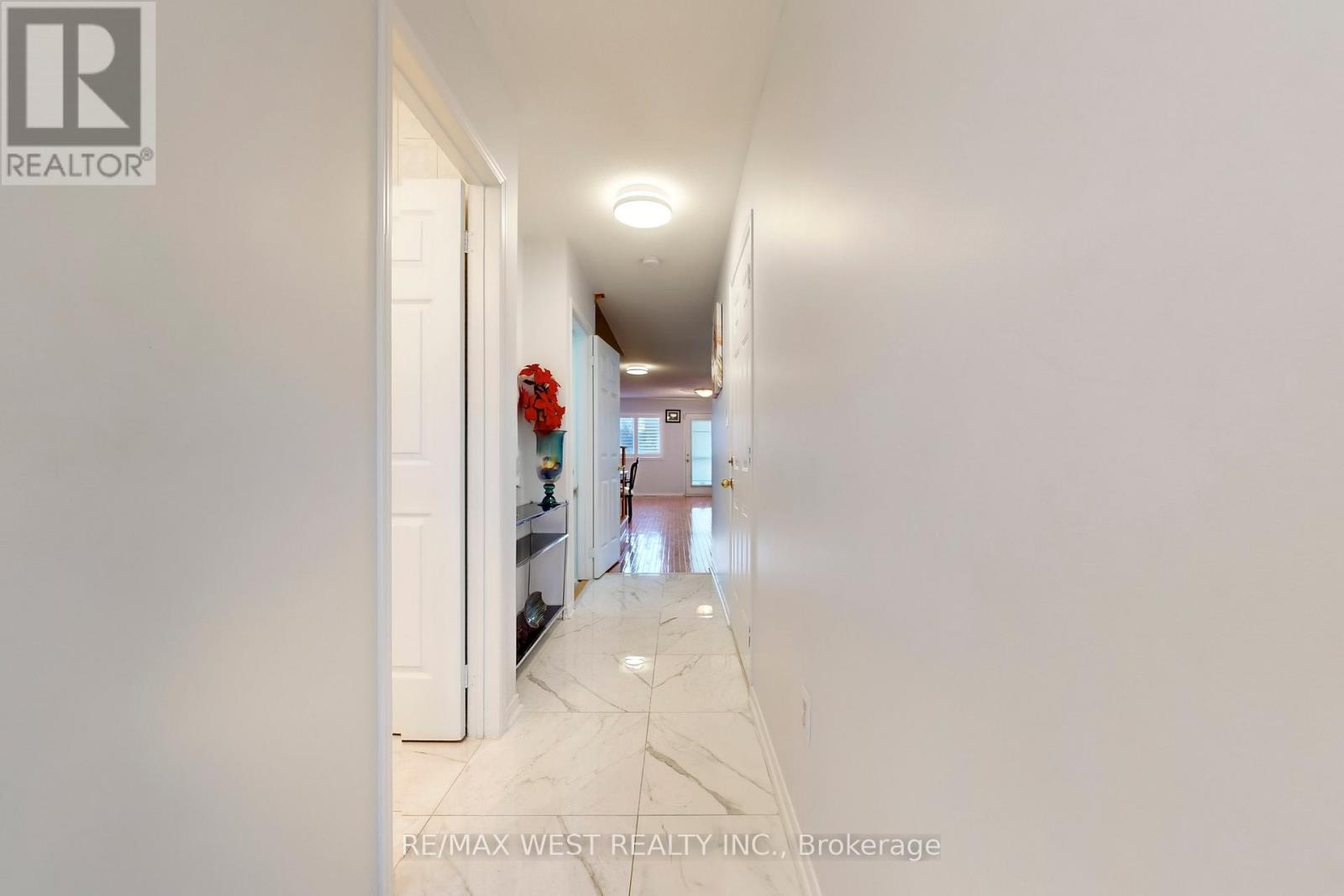 40 San Gabriele Avenue, Toronto, Ontario  M9L 3A4 - Photo 20 - W12571600