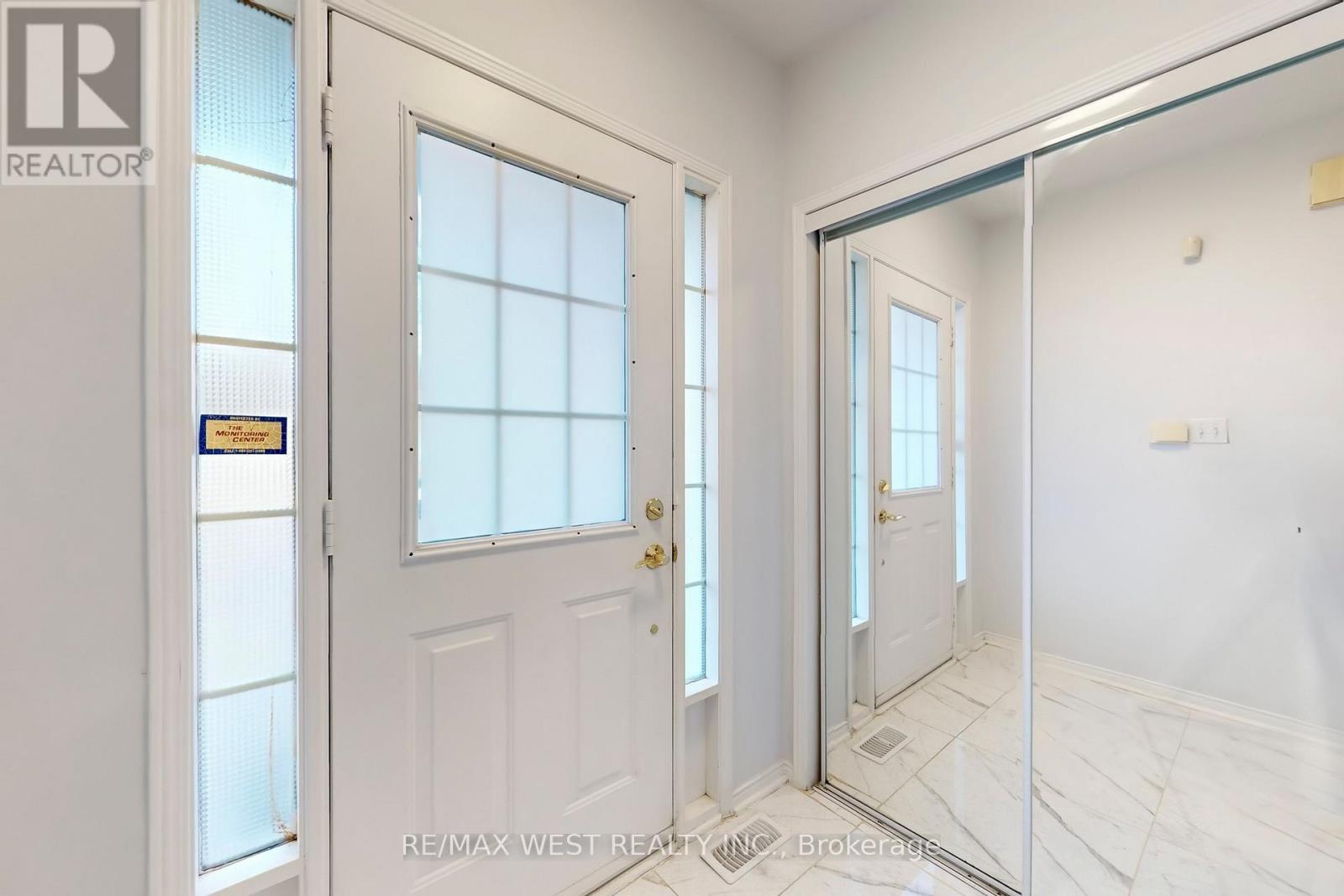 40 San Gabriele Avenue, Toronto, Ontario  M9L 3A4 - Photo 21 - W12571600