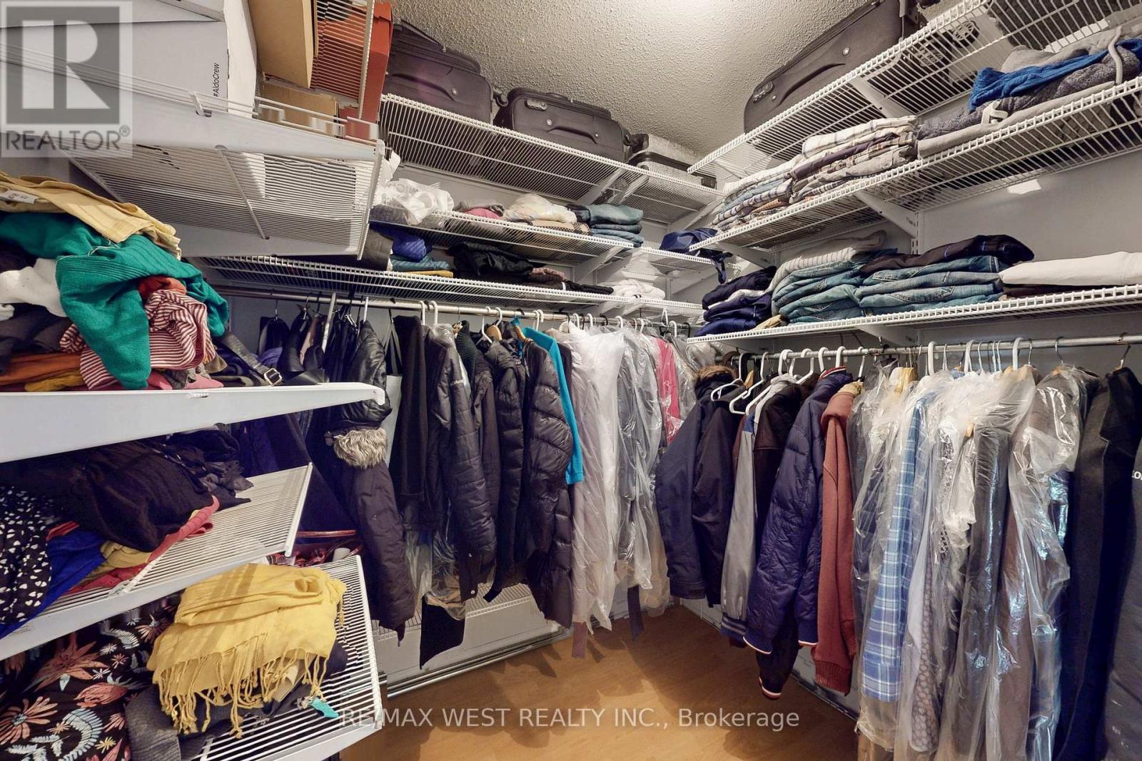 40 San Gabriele Avenue, Toronto, Ontario  M9L 3A4 - Photo 26 - W12571600