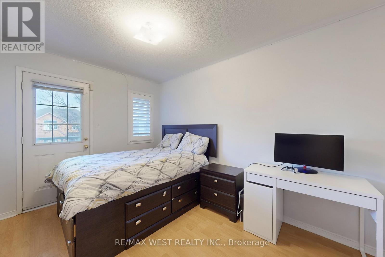 40 San Gabriele Avenue, Toronto, Ontario  M9L 3A4 - Photo 30 - W12571600