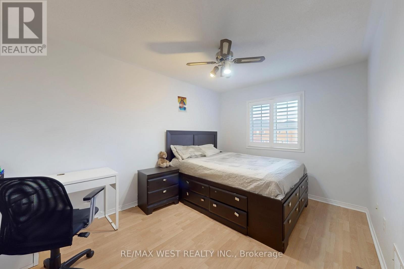 40 San Gabriele Avenue, Toronto, Ontario  M9L 3A4 - Photo 32 - W12571600