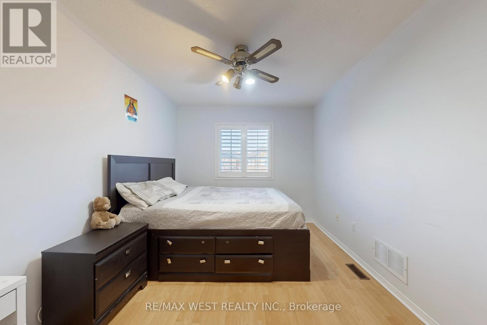 40 San Gabriele Avenue, Toronto, Ontario  M9L 3A4 - Photo 33 - W12571600