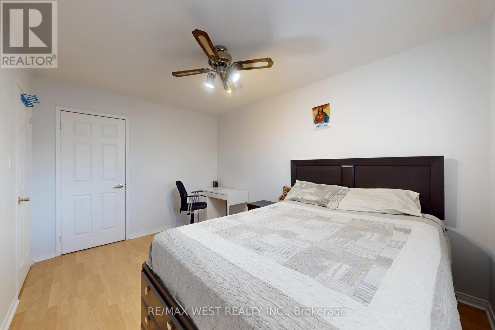 40 San Gabriele Avenue, Toronto, Ontario  M9L 3A4 - Photo 34 - W12571600