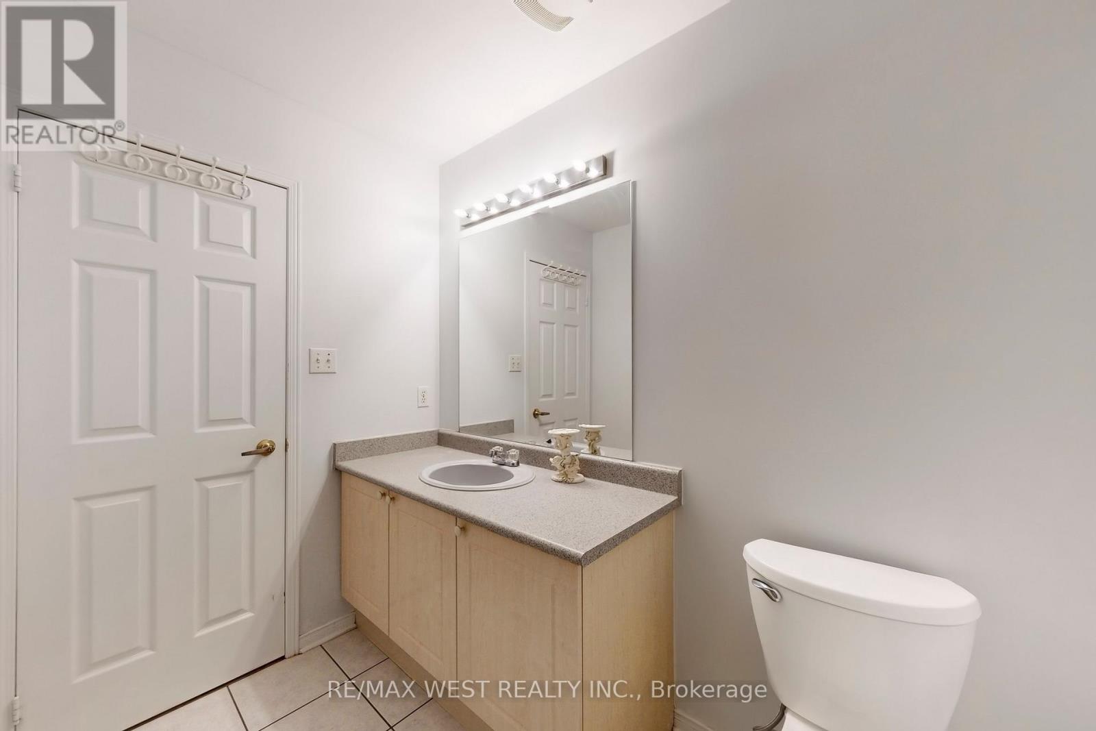 40 San Gabriele Avenue, Toronto, Ontario  M9L 3A4 - Photo 36 - W12571600