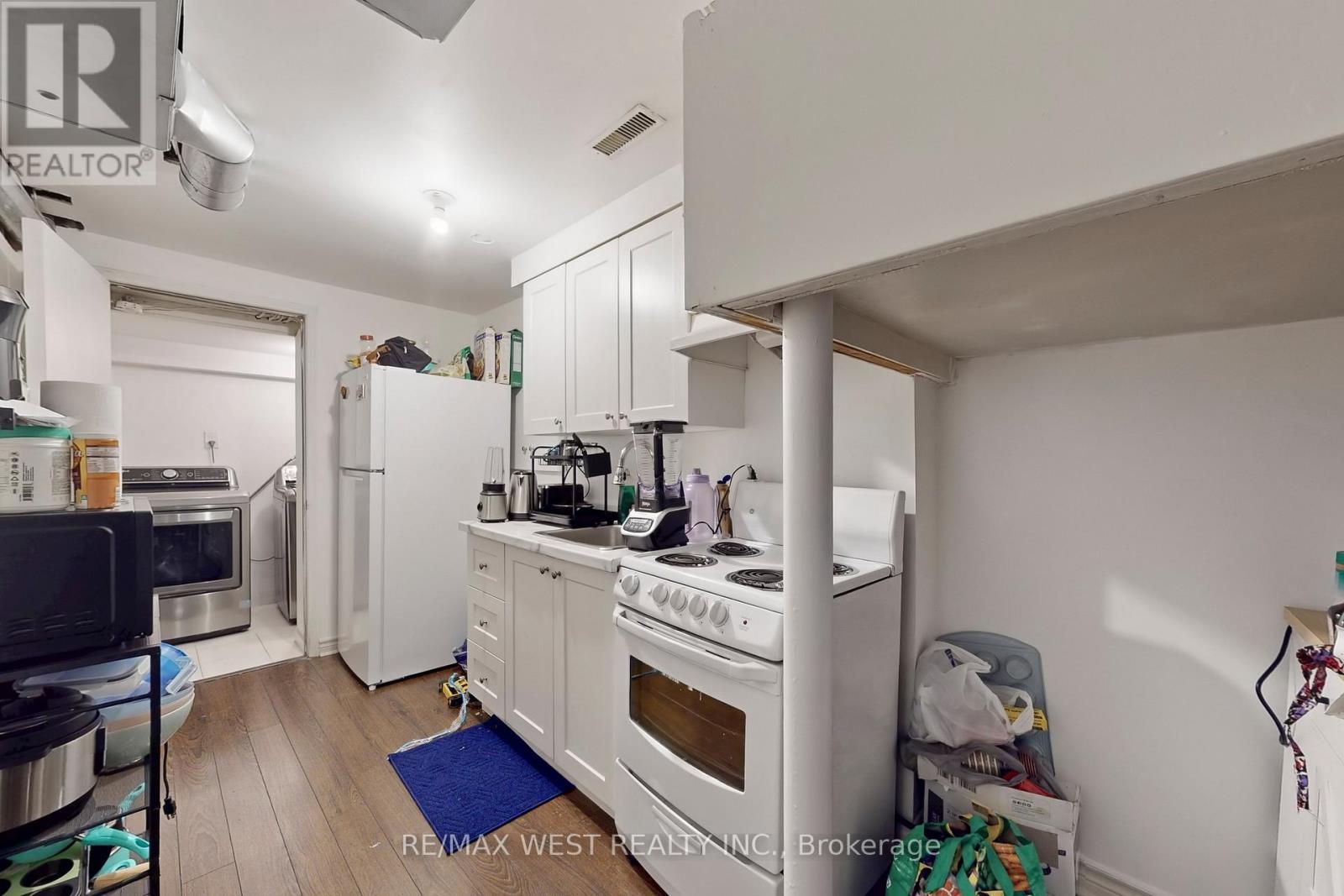 40 San Gabriele Avenue, Toronto, Ontario  M9L 3A4 - Photo 41 - W12571600