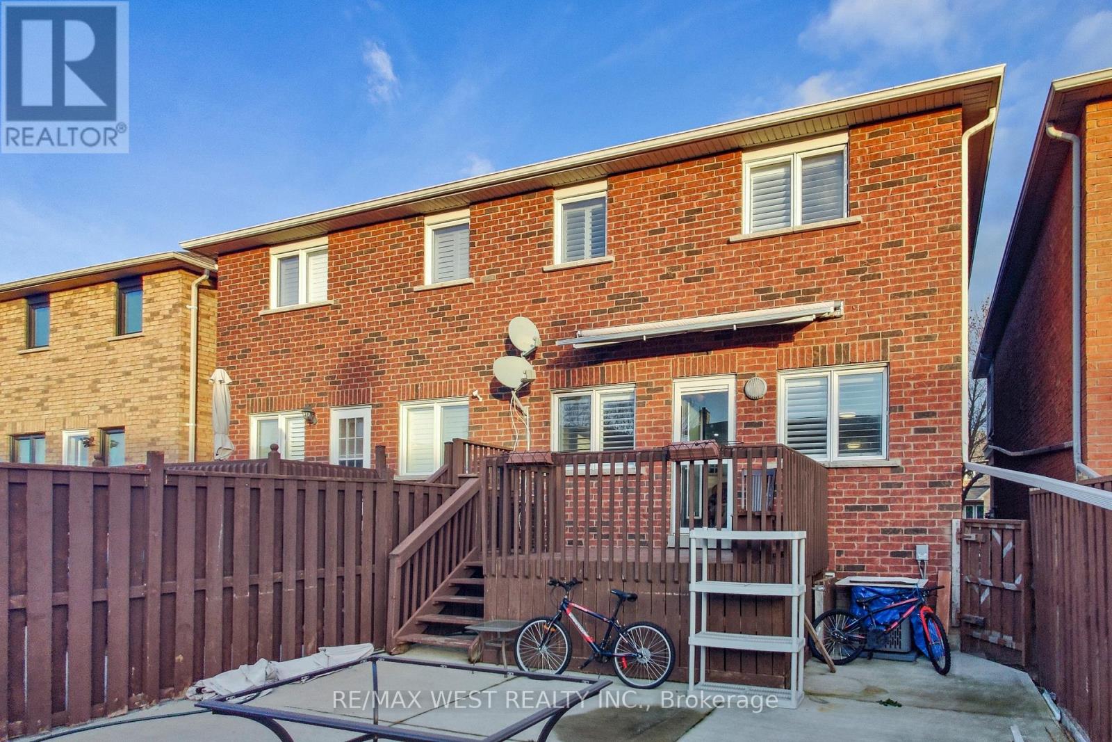 40 San Gabriele Avenue, Toronto, Ontario  M9L 3A4 - Photo 47 - W12571600