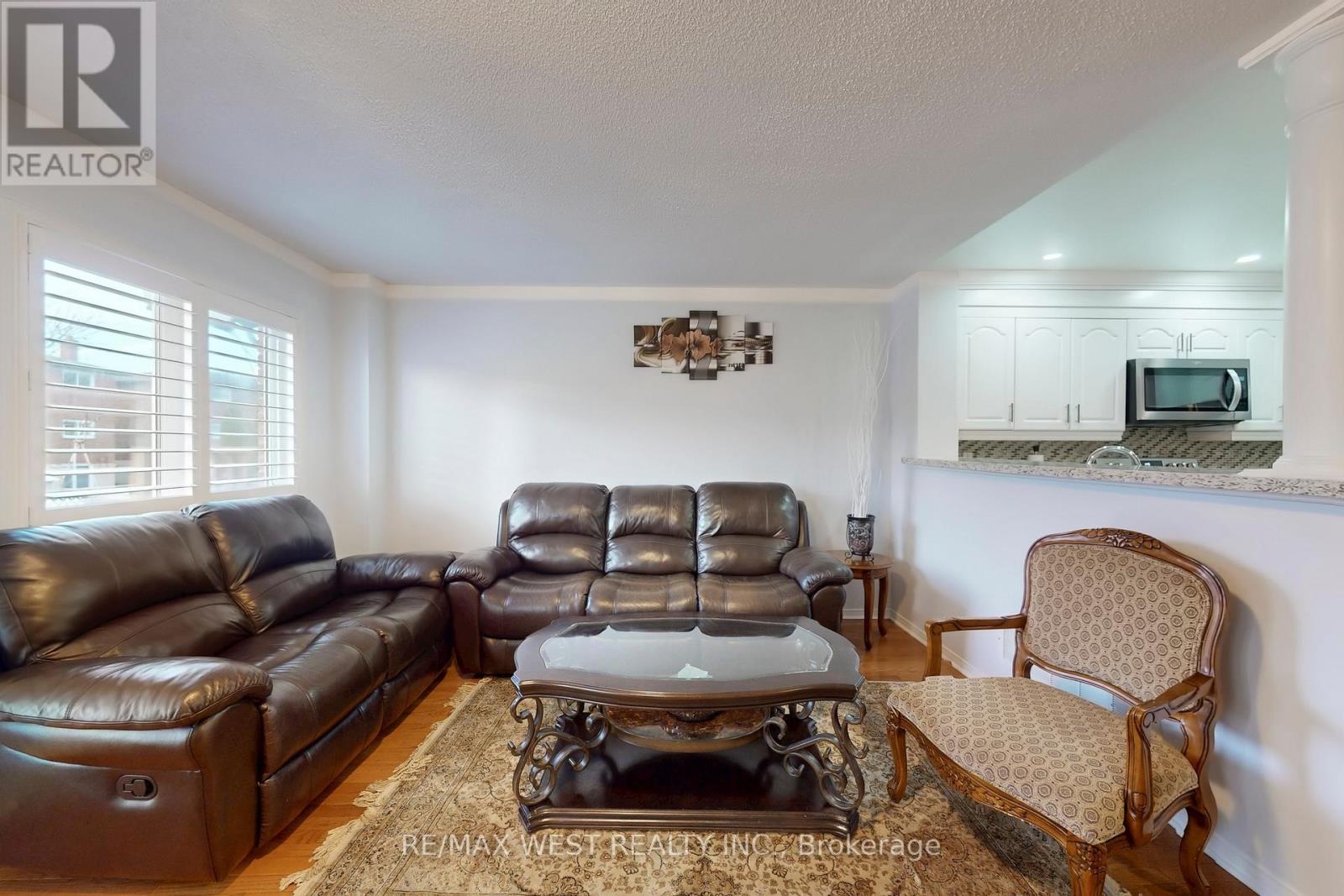 40 San Gabriele Avenue, Toronto, Ontario  M9L 3A4 - Photo 6 - W12571600