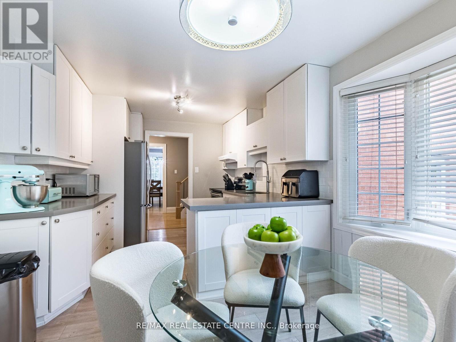 678 Harrison Road, Milton, Ontario  L9T 4S9 - Photo 13 - W12571662