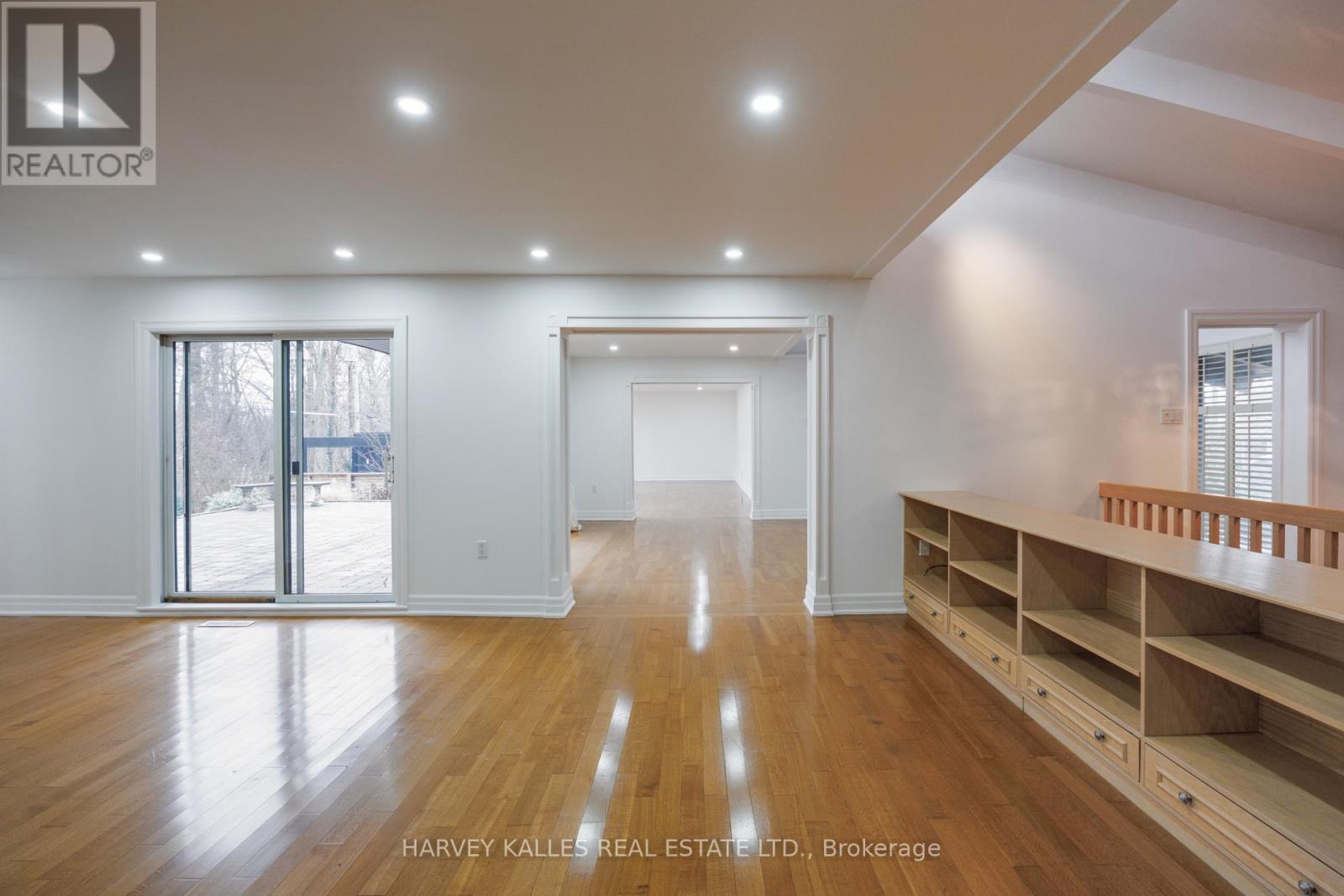 19 Blair Athol Crescent, Toronto, Ontario  M9A 1X6 - Photo 14 - W12571718