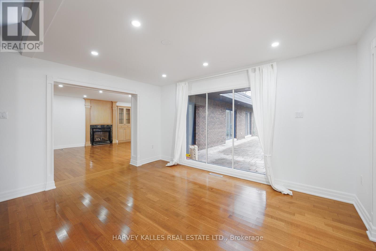 19 Blair Athol Crescent, Toronto, Ontario  M9A 1X6 - Photo 15 - W12571718