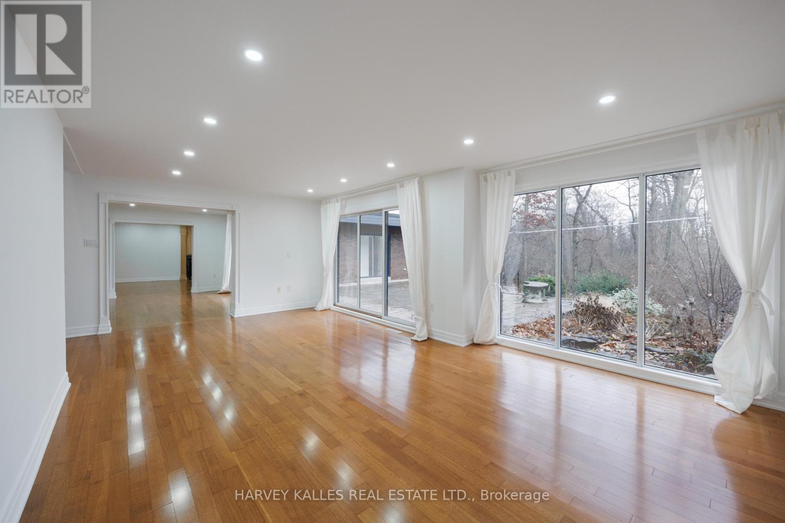 19 Blair Athol Crescent, Toronto, Ontario  M9A 1X6 - Photo 18 - W12571718