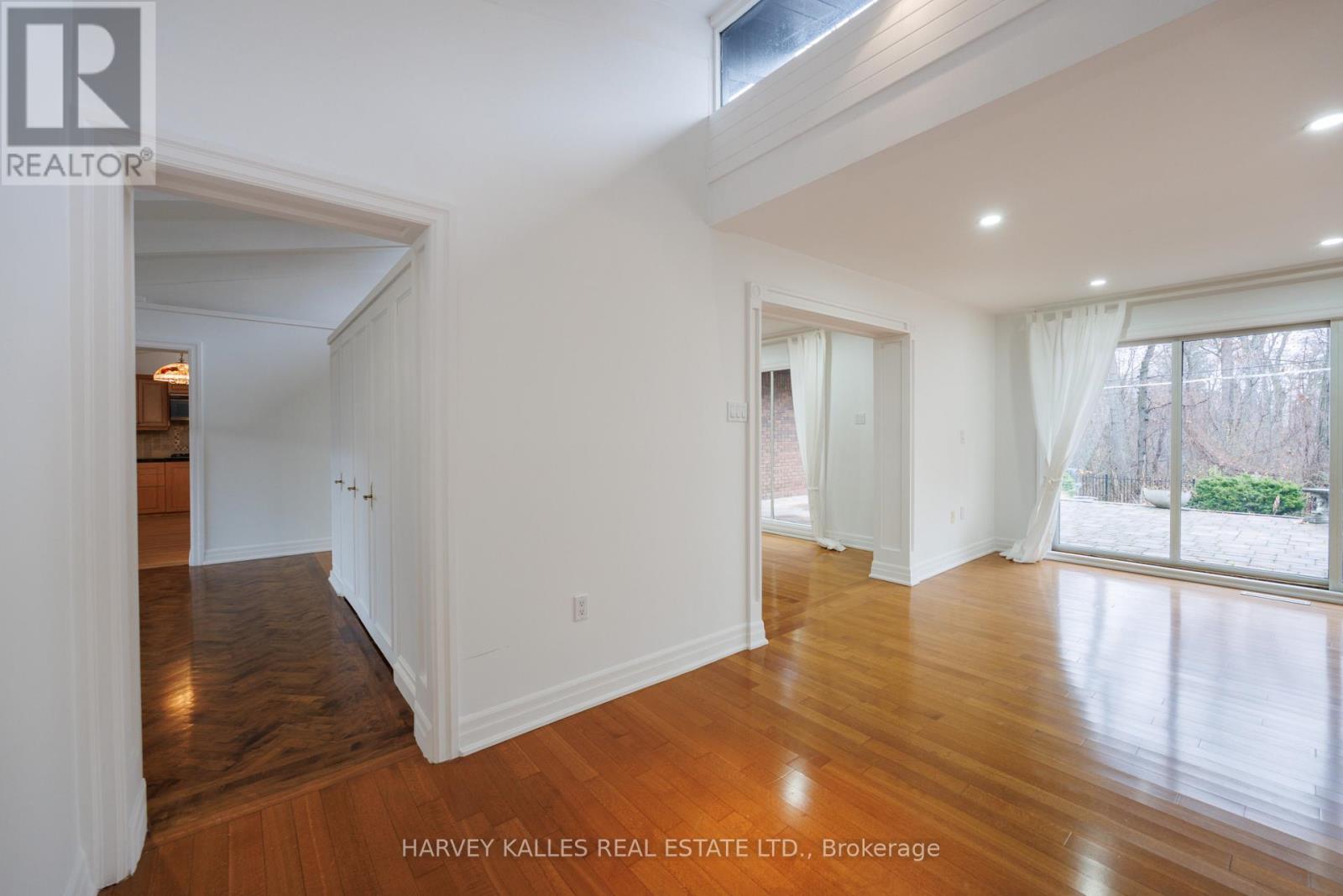 19 Blair Athol Crescent, Toronto, Ontario  M9A 1X6 - Photo 29 - W12571718