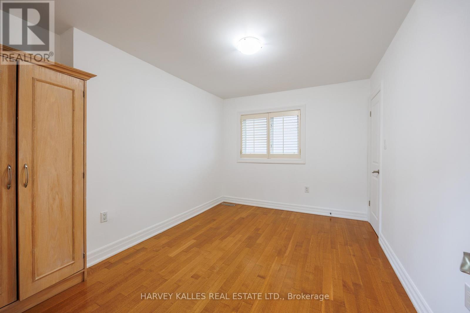 19 Blair Athol Crescent, Toronto, Ontario  M9A 1X6 - Photo 31 - W12571718