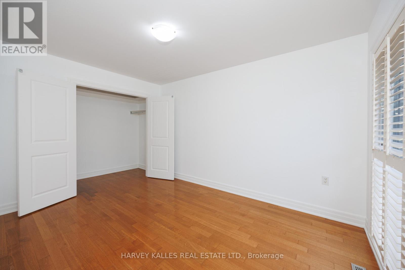 19 Blair Athol Crescent, Toronto, Ontario  M9A 1X6 - Photo 33 - W12571718