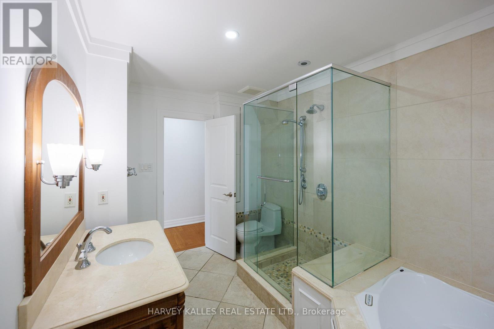 19 Blair Athol Crescent, Toronto, Ontario  M9A 1X6 - Photo 37 - W12571718