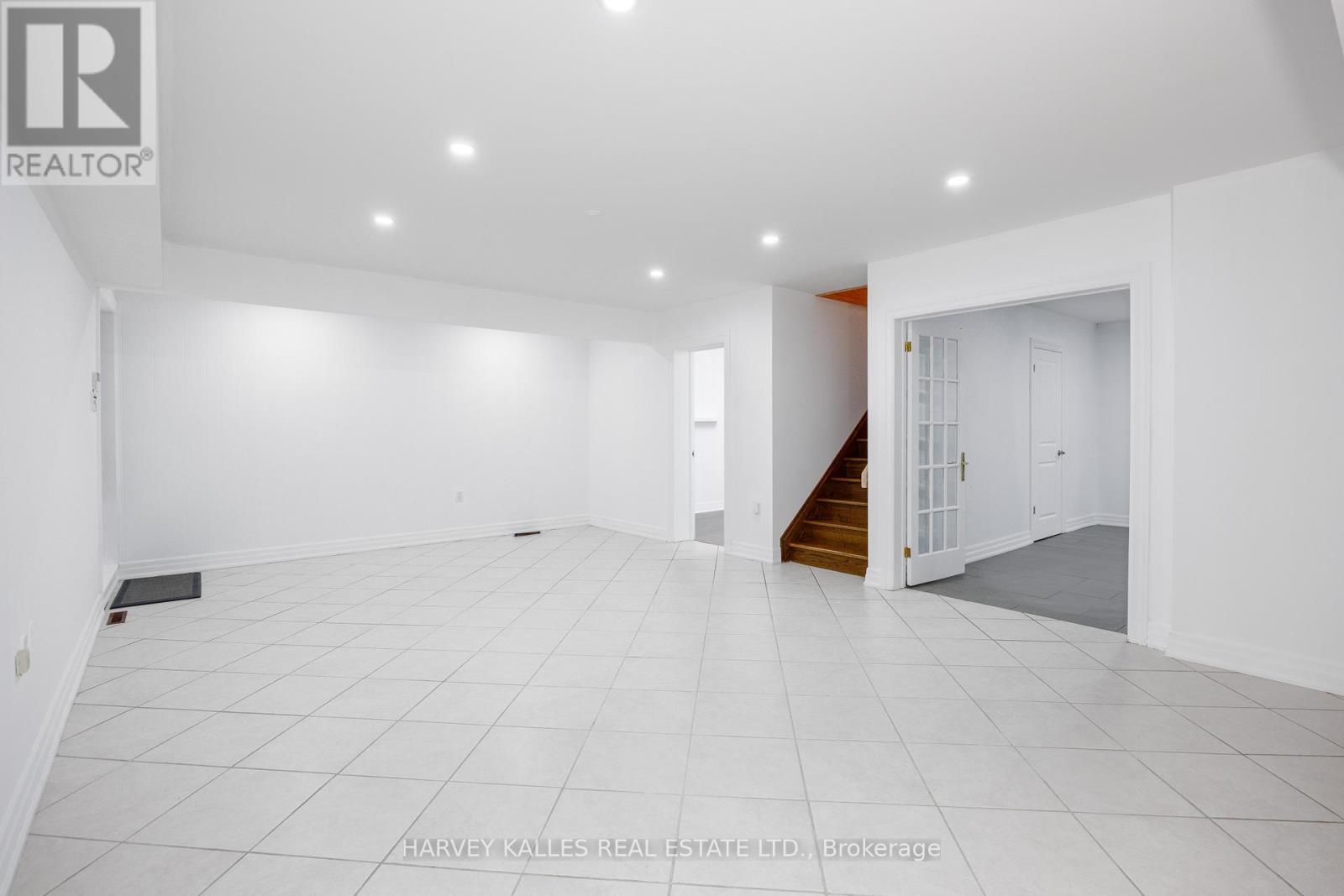 19 Blair Athol Crescent, Toronto, Ontario  M9A 1X6 - Photo 41 - W12571718