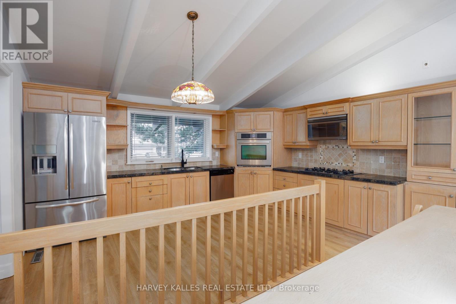 19 Blair Athol Crescent, Toronto, Ontario  M9A 1X6 - Photo 8 - W12571718