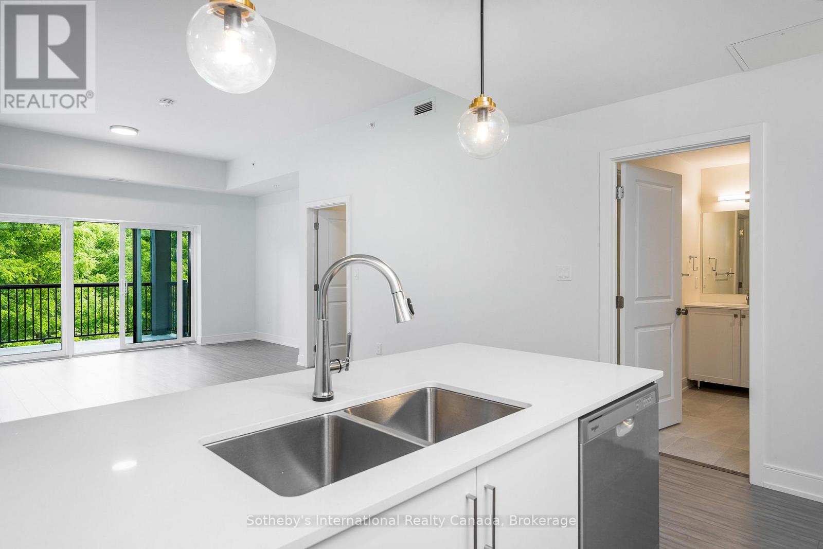 322 - 121 Mary Street, Clearview, Ontario L0M 1G0 - Photo 4 - S12571874