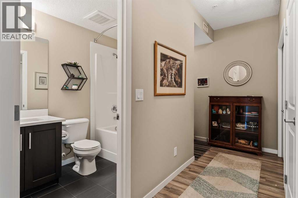 204, 10 Mahogany Mews Se, Calgary, Alberta  T3M 2R1 - Photo 4 - A2252765