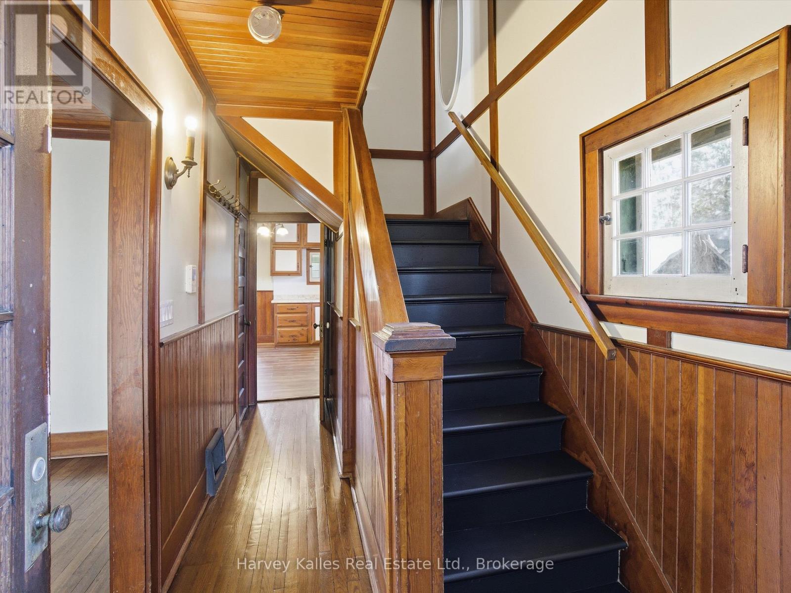 11 Victoria Street W, Seguin, Ontario  P0C 1J0 - Photo 10 - X12571934