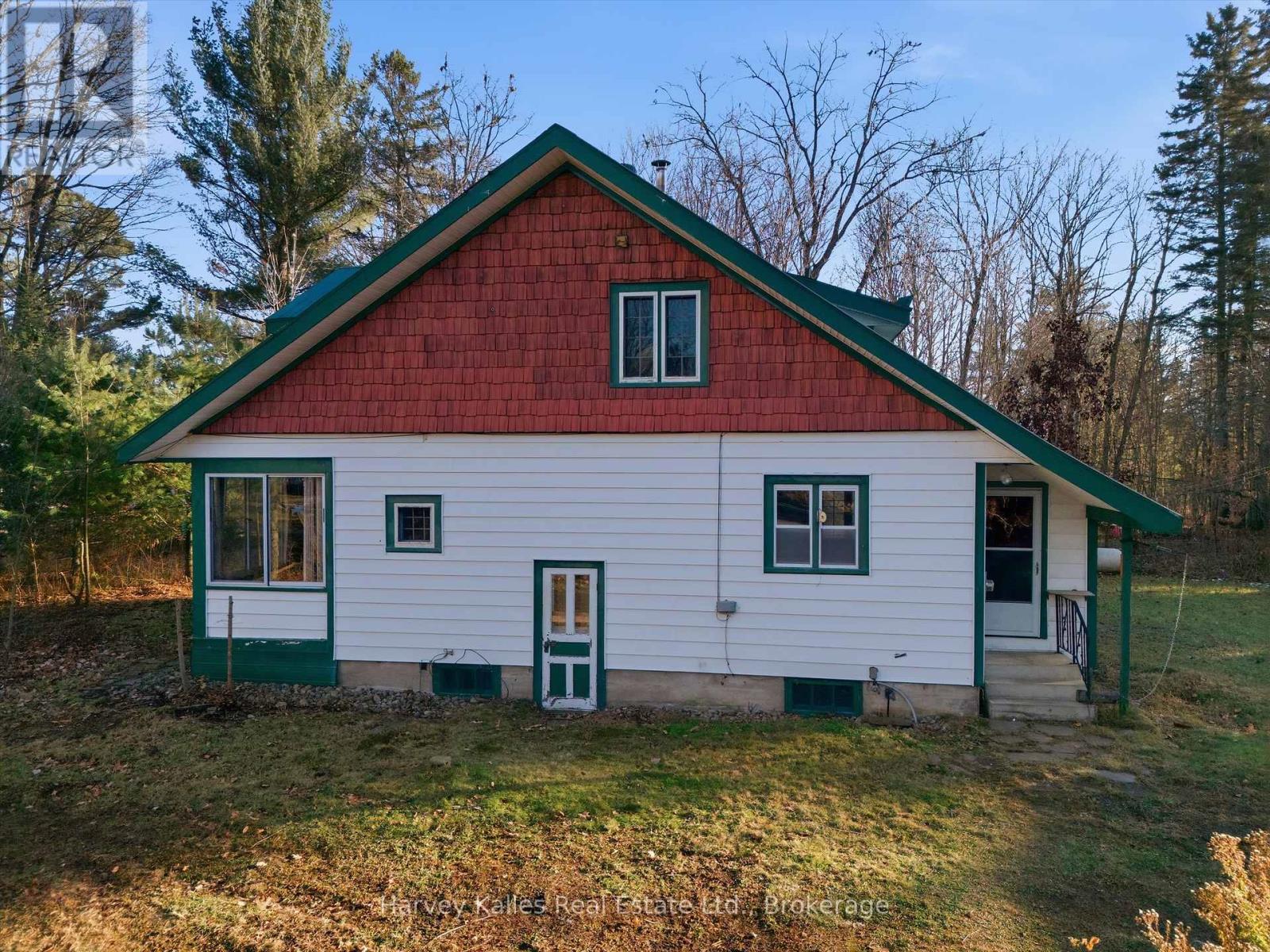 11 Victoria Street W, Seguin, Ontario  P0C 1J0 - Photo 3 - X12571934