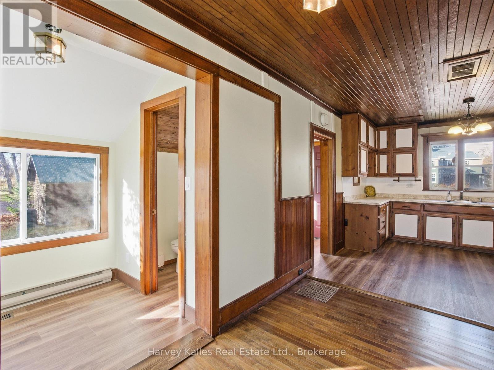 11 Victoria Street W, Seguin, Ontario  P0C 1J0 - Photo 9 - X12571934