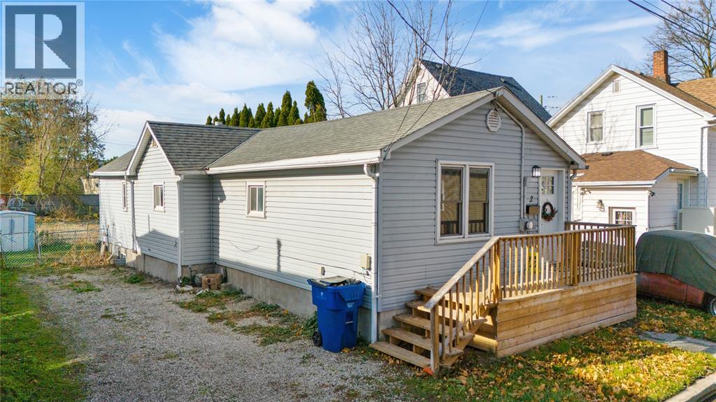 2 Daniel's Place, Chatham, Ontario  N7M 4P5 - Photo 2 - 25029259