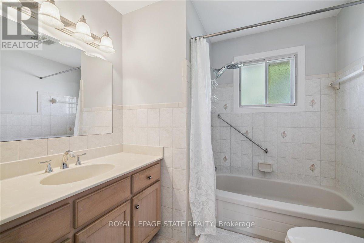 15 Purdy Crescent, Hamilton, Ontario  L9A 3B4 - Photo 30 - X12571666