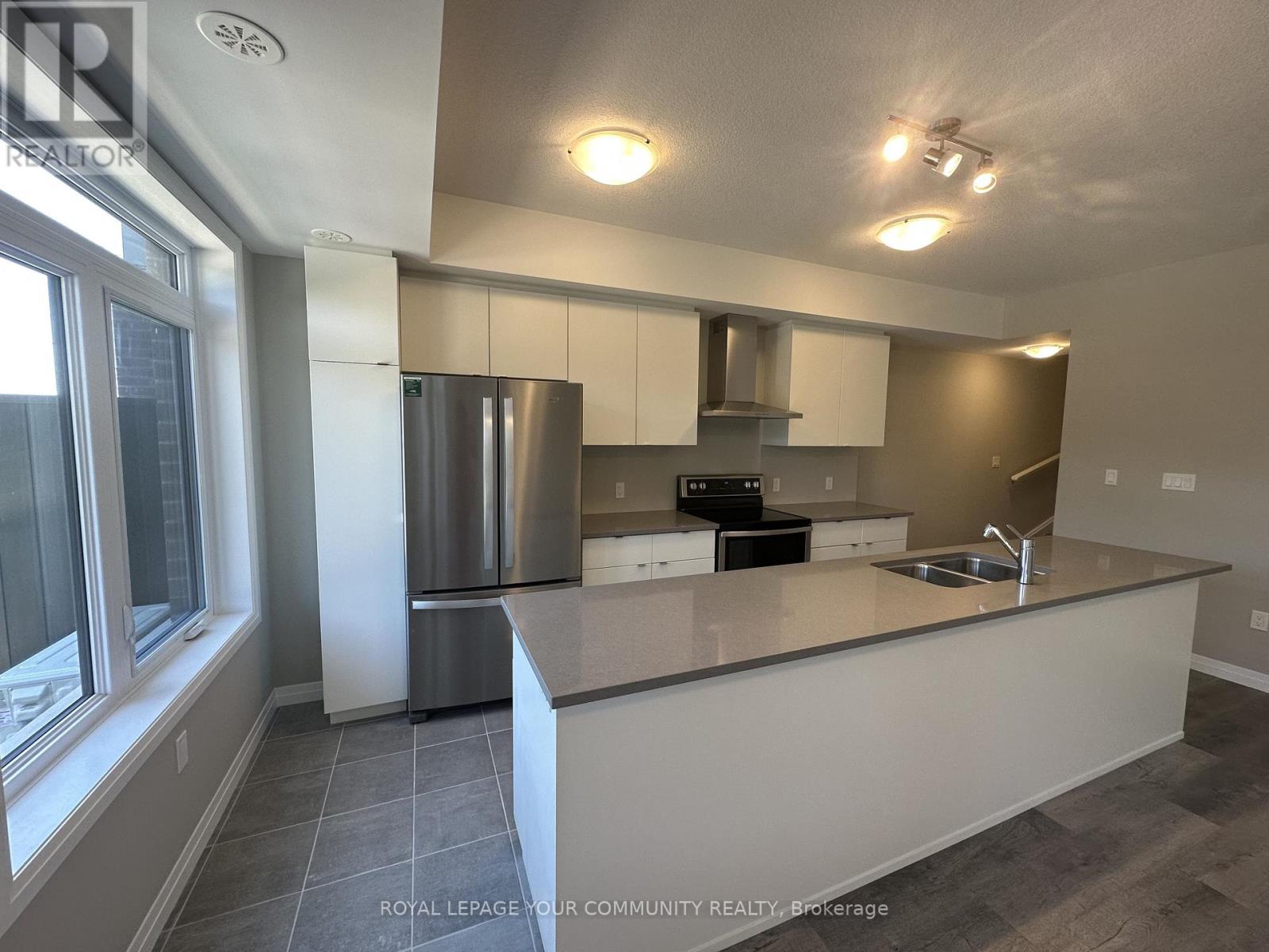 70 Thatcher Drive, Guelph, Ontario  N1L 1B3 - Photo 2 - X12571722