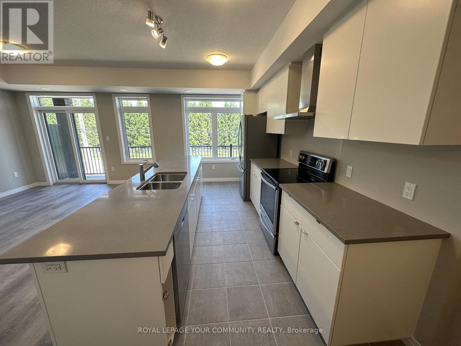 70 Thatcher Drive, Guelph, Ontario  N1L 1B3 - Photo 3 - X12571722