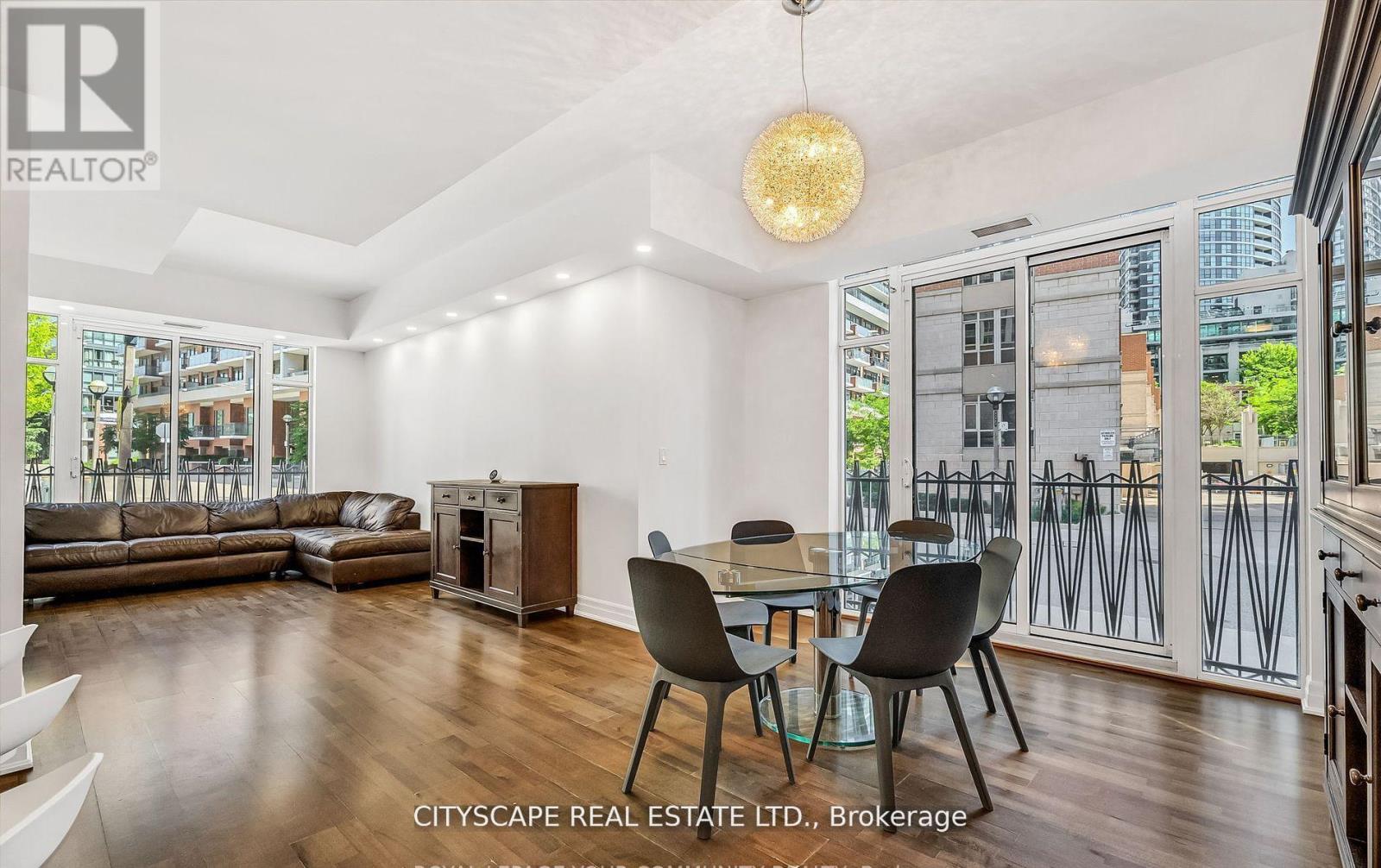 Th 7 - 81 Sloping Sky Mews, Toronto, Ontario  M5V 1P4 - Photo 13 - C12571768