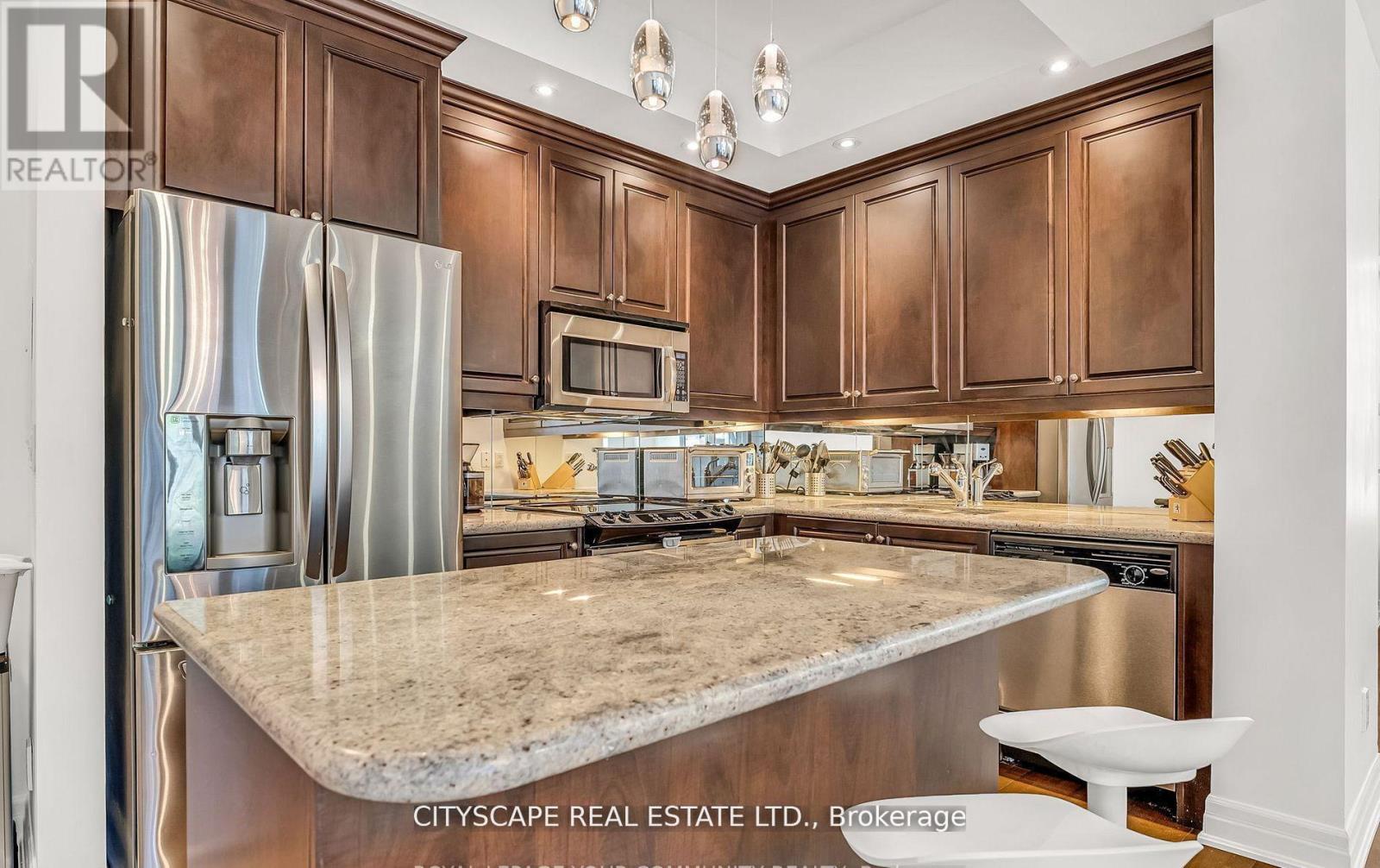 Th 7 - 81 Sloping Sky Mews, Toronto, Ontario  M5V 1P4 - Photo 16 - C12571768