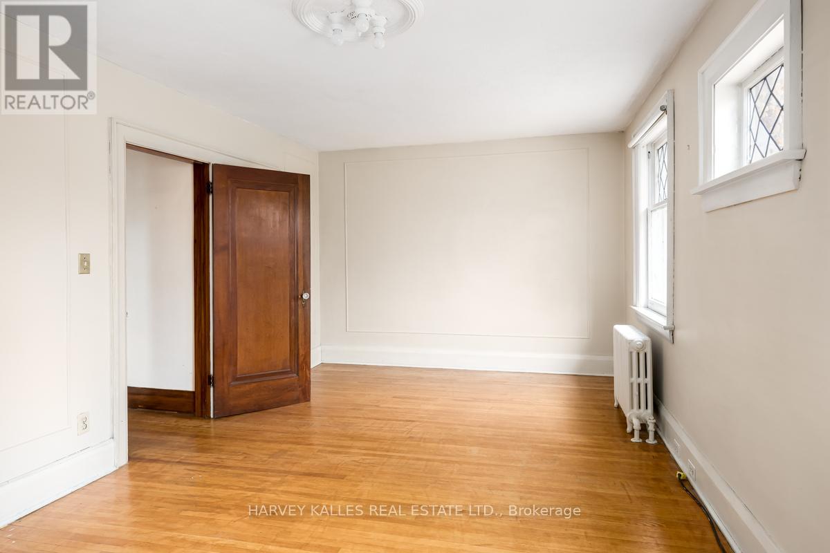 236 Greer Road, Toronto, Ontario M5M 3N7 - Photo 15 - C12571834