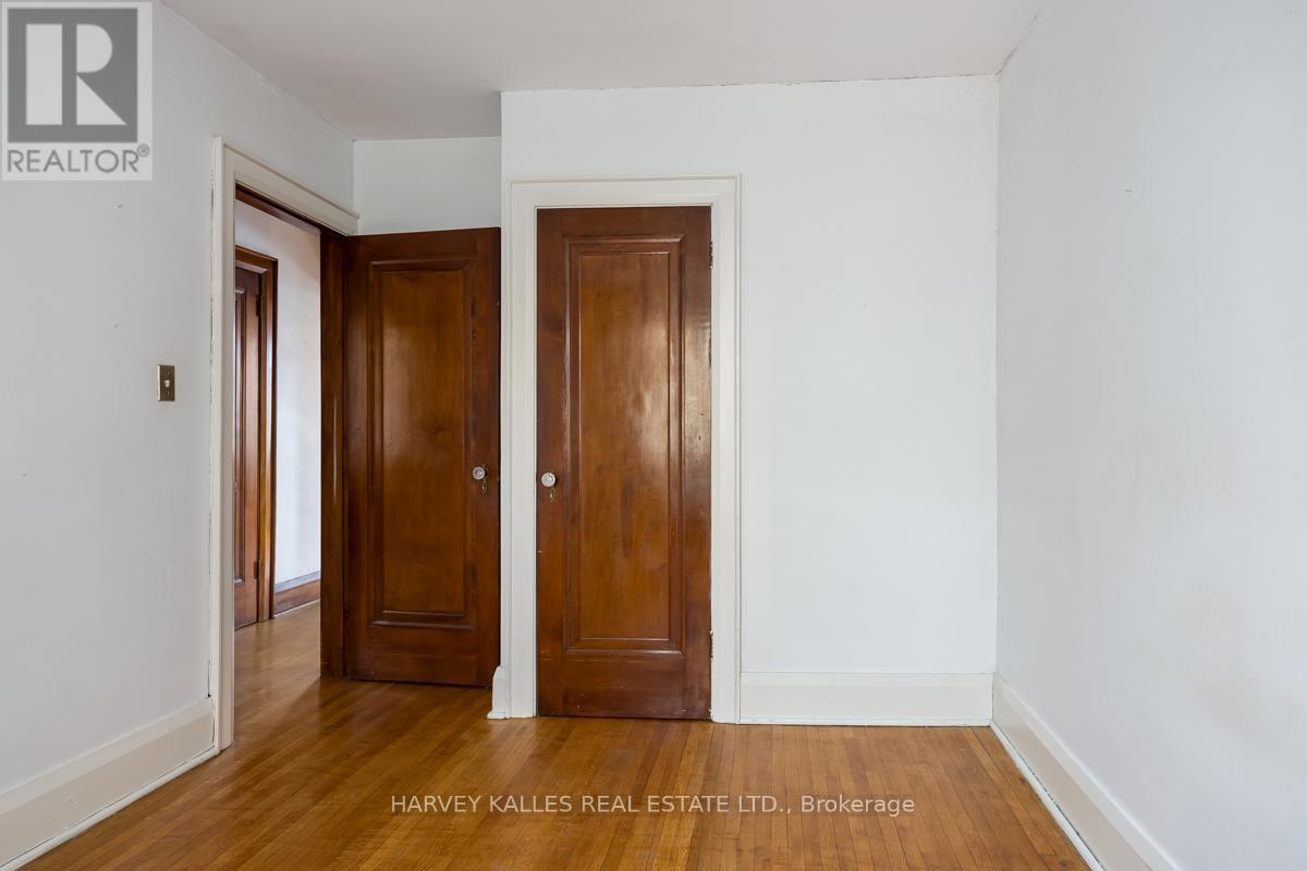 236 Greer Road, Toronto, Ontario M5M 3N7 - Photo 18 - C12571834