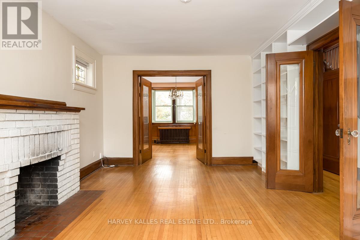 236 Greer Road, Toronto, Ontario M5M 3N7 - Photo 6 - C12571834