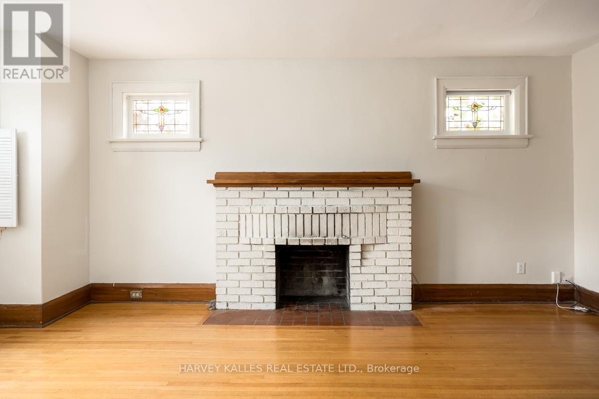 236 Greer Road, Toronto, Ontario M5M 3N7 - Photo 7 - C12571834