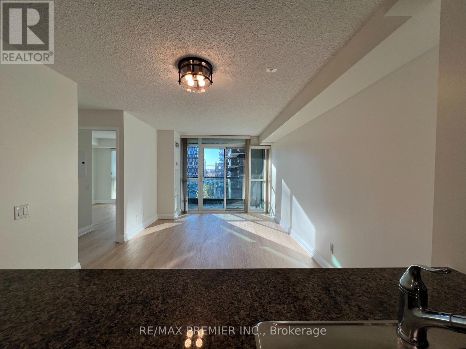 563 - 525 Wilson Avenue, Toronto, Ontario  M3H 0A7 - Photo 2 - C12571864