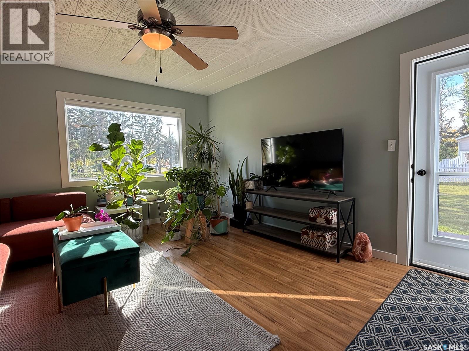 307 1st Avenue, St. Walburg, Saskatchewan  S0M 2T0 - Photo 11 - SK024605