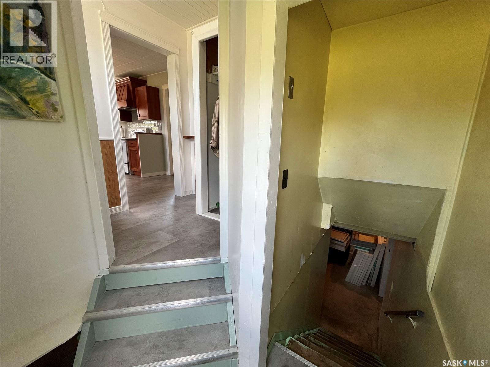 307 1st Avenue, St. Walburg, Saskatchewan  S0M 2T0 - Photo 2 - SK024605