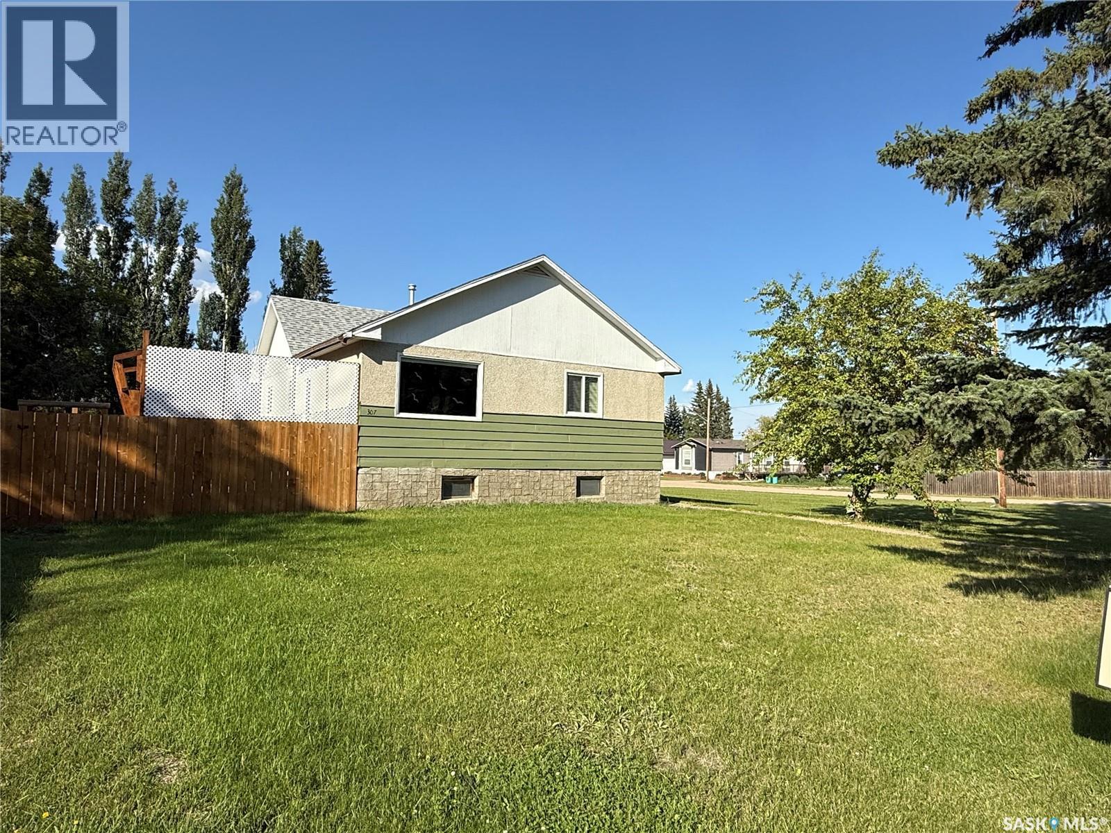 307 1st Avenue, St. Walburg, Saskatchewan  S0M 2T0 - Photo 31 - SK024605