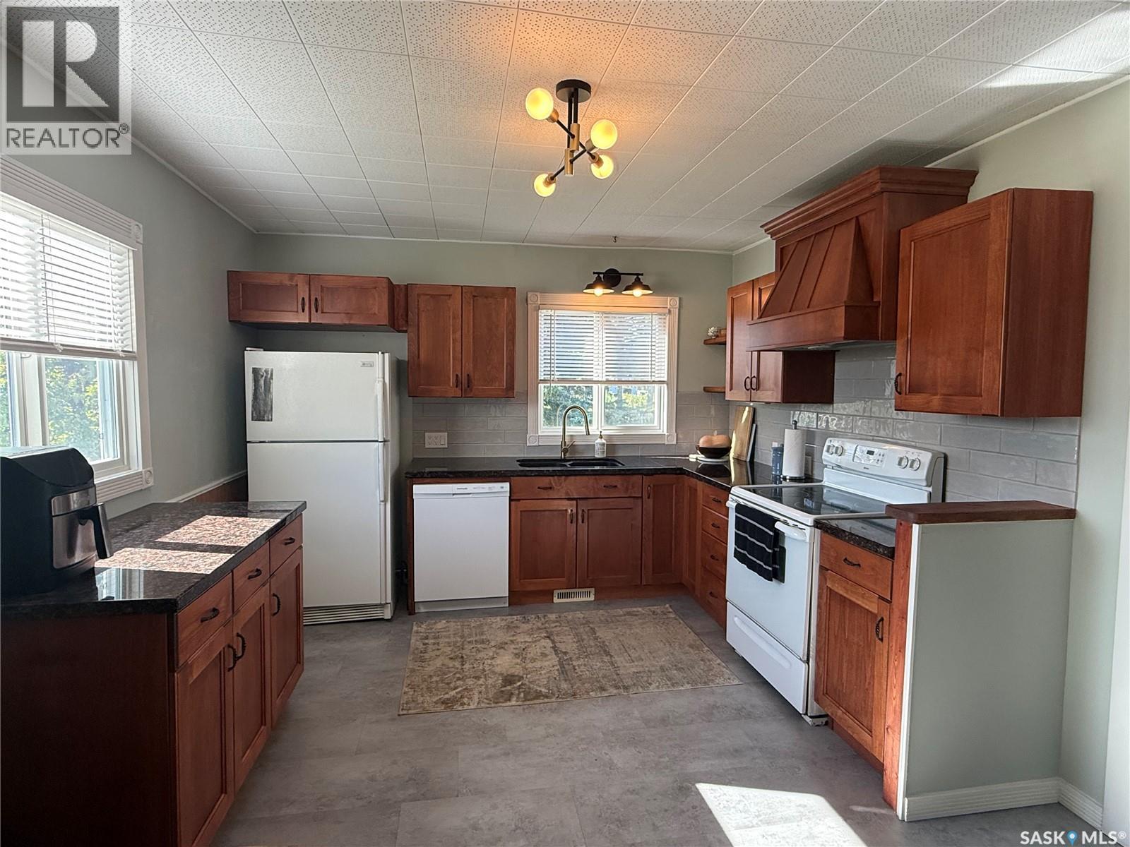 307 1st Avenue, St. Walburg, Saskatchewan  S0M 2T0 - Photo 7 - SK024605