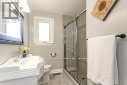 19 Tordale Crescent, Toronto, Ontario  M1P 3X4 - Photo 8 - E12571930