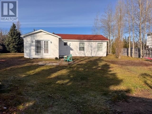 34 Legion Road, Eastport, Newfoundland & Labrador   - Photo 2 - 1292849