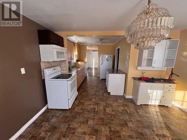 34 Legion Road, Eastport, Newfoundland & Labrador   - Photo 4 - 1292849