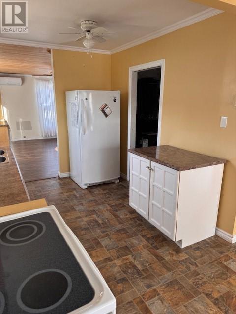 34 Legion Road, Eastport, Newfoundland & Labrador   - Photo 7 - 1292849